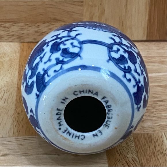 Vintage Lotus Flower Blue & White Chinoiserie Porcelain 4 1/2” Egg-shaped Decor - Picture 10 of 12